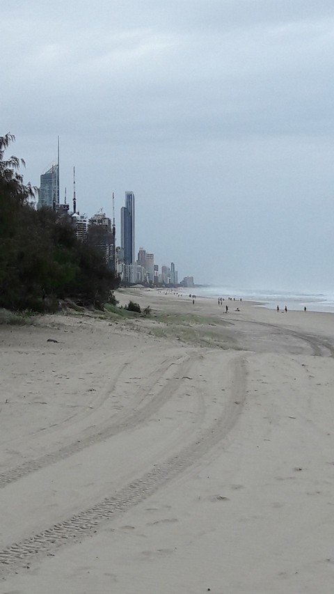 Plage de Surfer Paradise (Australie)