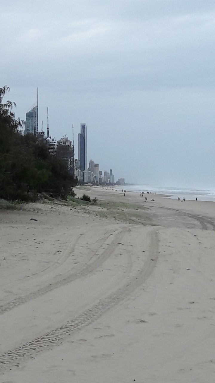 Plage de Surfer Paradise (Australie)